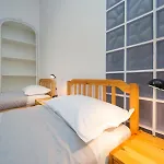 Apartment Comfortable And Quiet Near M4 Metro