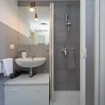 Comfortable And Quiet Near M4 Metro