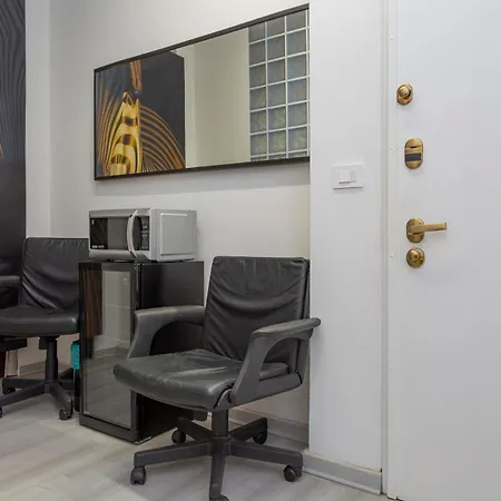 Comfortable And Quiet Near M4 Metro