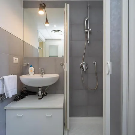 Comfortable And Quiet Near M4 Metro